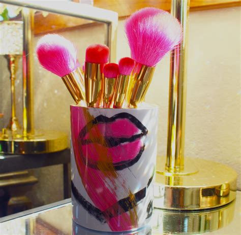 Review: Art of Makeup Ten-Piece Brush Set | Lipstick Otaku