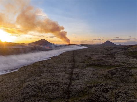 All hiking trails open and a new hazard map published | Visit Reykjanes