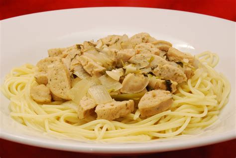 Weißwurst in Weißwein-Sauce mit Spaghetti - Nudelheissundhos