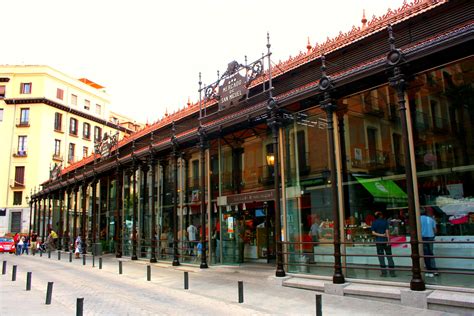 De tapas por los mercados de Madrid : de viaje por madrid