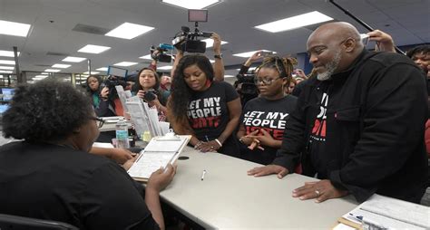 Black voters urged not to sit out 2022 midterms - DefenderNetwork.com