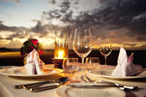 Romantic Dinner Ideas To Combine With White Wine - Fitneass