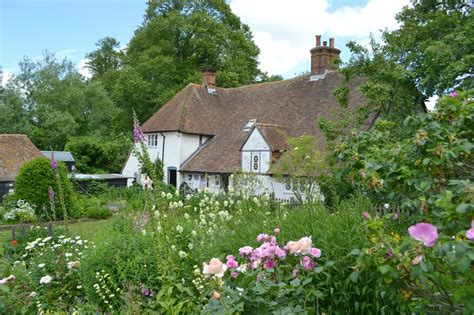 A visit to Manor Farm and Country Park - Tin Box Traveller