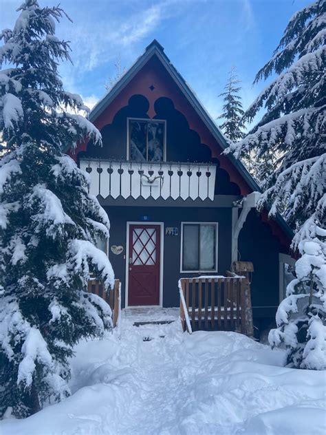 Snoqualmie Pass Cabins | Best prices on Cozycozy