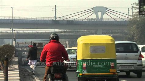 The Moolchand flyover in Delhi - YouTube