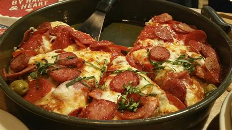 Old Chicago's deep dish pizza arrives in Dallas - DallasFoodNerd