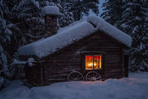 The little cabin | A little log cabin in the snow. Sweden. | Lars Myregrund | Flickr