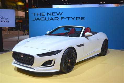 2020 Jaguar F-Type Convertible Live from Chicago Auto Show - GTspirit