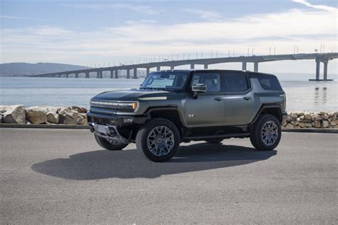 Review: 2024 GMC Hummer EV SUV shows off what can be - EV Auto Magazine