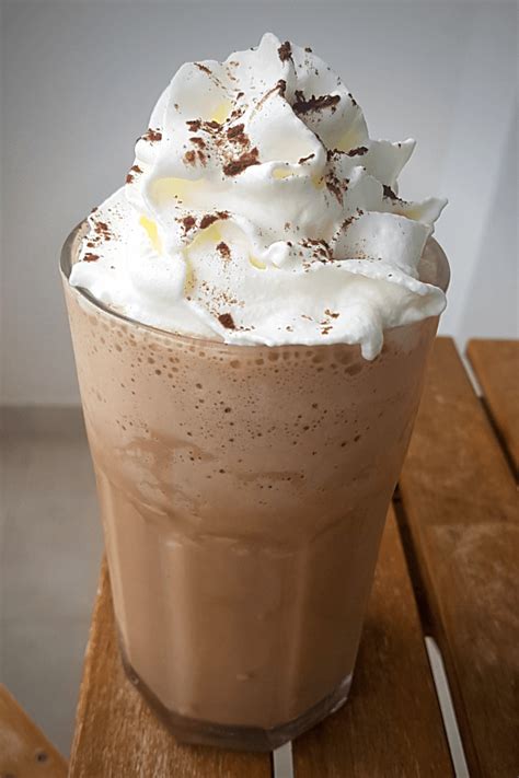 Dark Chocolate Mocha Frappuccino: Simple Recipe