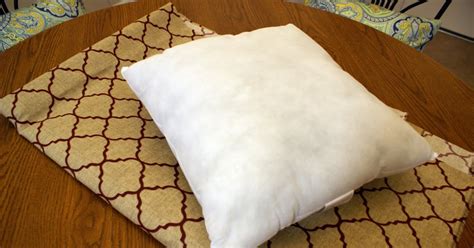 Frugal with a Flourish: A No Sew Outdoor Pillow