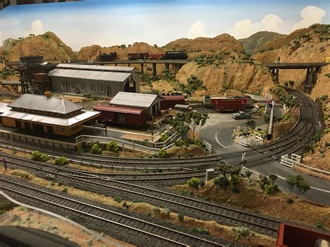 HO scale train layout 6x4 - Model railroad layouts plansModel railroad layouts plans