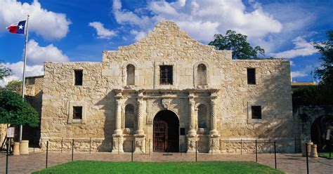 Hotels near The Alamo (San Antonio) from $54/night - KAYAK