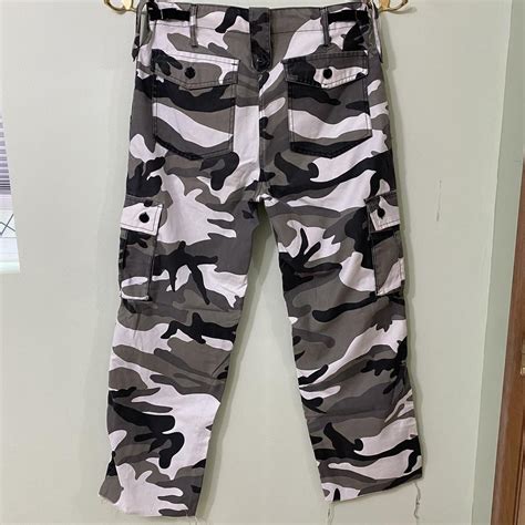 Urban Outfitters camo pants - - Not true to size! My... - Depop