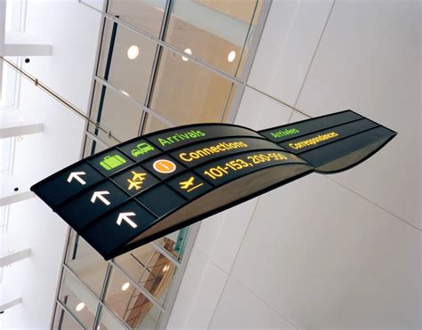 Pin by Vitor Scarpato on Sign & Wayfinding | Airport, Signage, Wayfinding