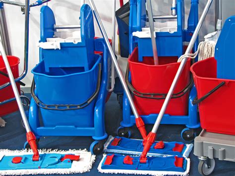 Janitorial & Cleaning Supplies | Mops, Brooms, Trash Cans | Ruskin Group