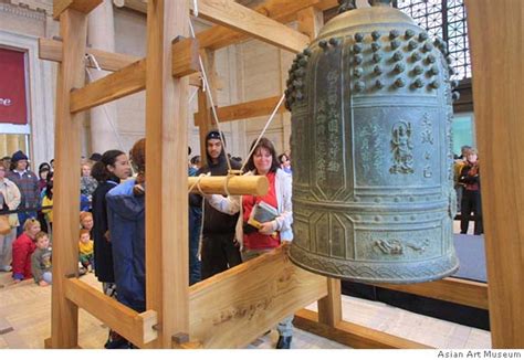 Japanese New Year Bell Ringing Ceremony at the Asian Art Museum