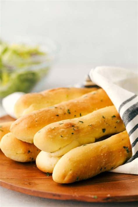 Copycat Olive Garden Breadsticks | Recipe Cart