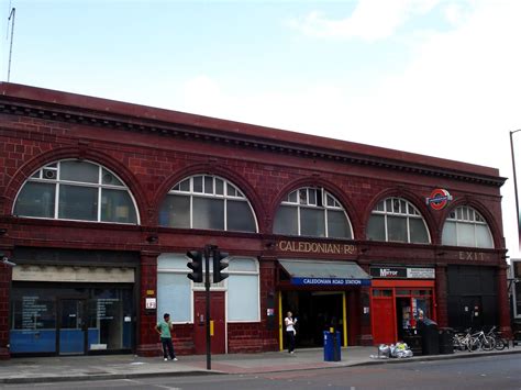 Caledonian Road station | Zone 2 Tube station on the Piccadi… | Flickr