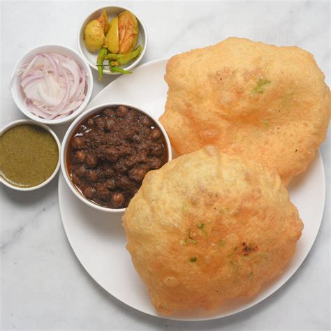 15 Legendary Places To Eat Best Chole Bhature in Delhi - My Yellow Plate