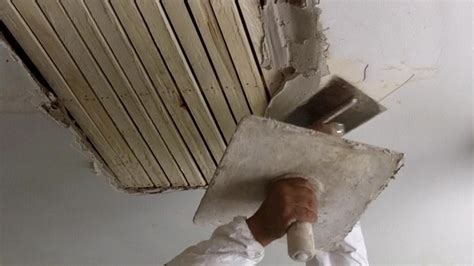 How to Do Traditional Plastering on a Wooden Lath Ceiling Tutorial | Plaster repair, Drywall ...