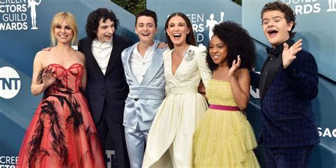 The 'Stranger Things' Cast Makes a Rare Group Red Carpet Appearance ...