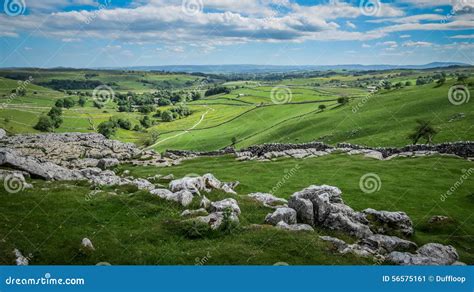 Malham Cove Limestone Pavement Stock Image - Image of cove, north: 56575161