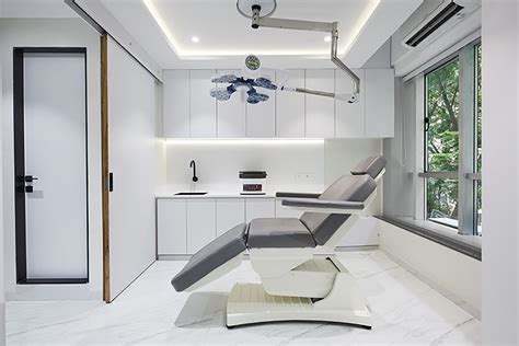 Design Story of Reneé: A Dermatology Clinic in Mumbai - M I R A D I I