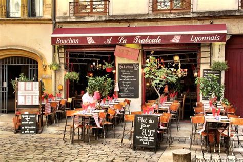 A walking tour of Vieux Lyon, France - WORLD WANDERING KIWI