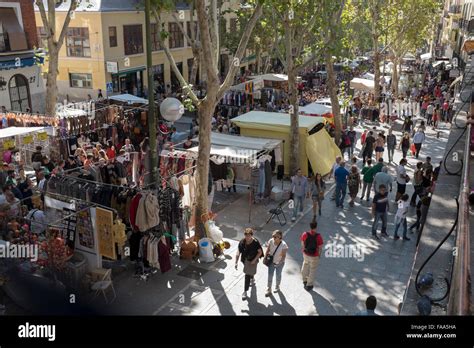 El Rastro Sunday Market Madrid Stock Photo - Alamy