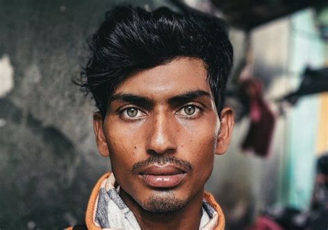 The Bangladeshi Man: Netizens want this ‘beautiful’ construction worker ...