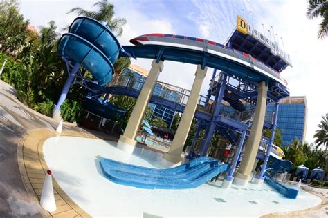 Disneyland-Hotel-Pool-01 | The DIS Disney Discussion Forums - DISboards.com