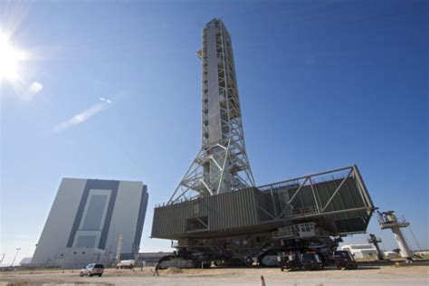 CAPE CANAVERAL, Fla. --In the Launch Complex-39 Turn Basin area, across from the Vehicle ...
