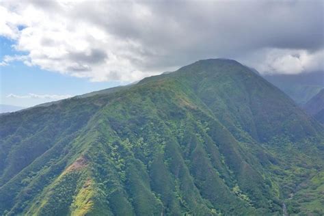 West Maui Mountains for VIEWS you want to see! Perfect one day hiking in West Maui Mountains 🌴 ...