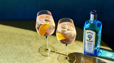 Gin Spritz Cocktail | How to make a Gin Spritz |Gin Spritz Receipe | Bombay Sapphire