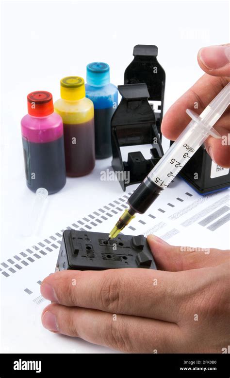 Injecting ink cartridge. Set of refill inkjet for print Stock Photo - Alamy