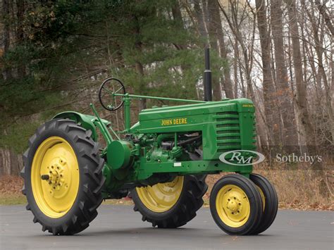 1945 John Deere Model H Tractor | The McMullen Collection 2007 | RM Auctions