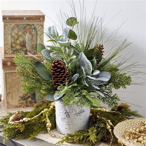 10 Beautiful Christmas Table Centerpiece Ideas - Foter