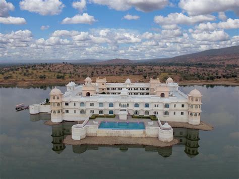 12 Beautiful Lake Resorts In India Where You Can Instagram and Chill - ScoopWhoop