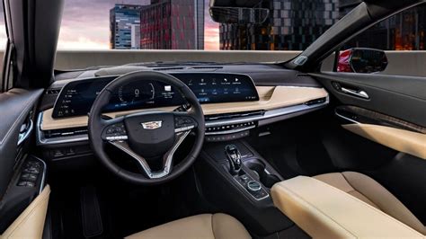 2024 Cadillac XT4 costs $39,090, 33-inch curved screen standard