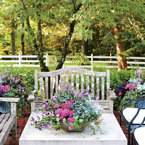 37 Stunning Backyard Flower Garden Ideas You Should Copy Now - SWEETYHOMEE