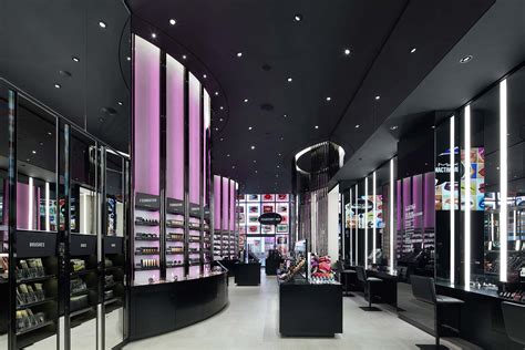 Mikiko Kikuyama MAC Cosmetics Store Design Interior Photography