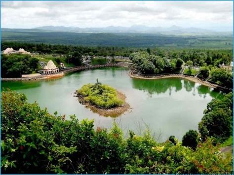 Grand Bassin Lake in Mauritius - Mauritius Travel Tips - TravelsFinders.Com