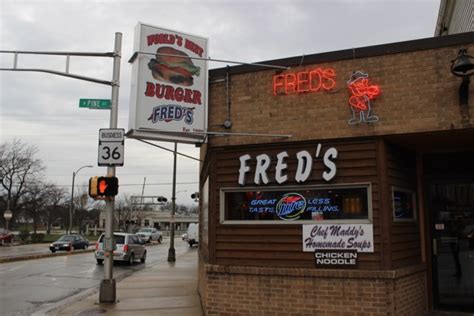 On the Burger Trail: Cheeseburger at Fred's in Burlington