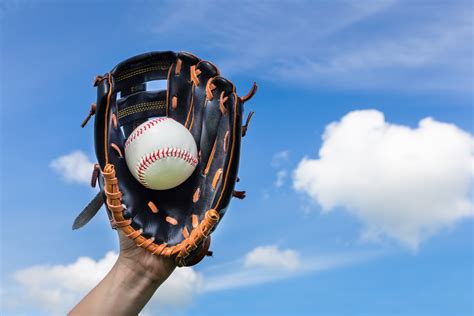 Video of Baseball Fan Catching Ball While Feeding Baby Viewed 700k ...