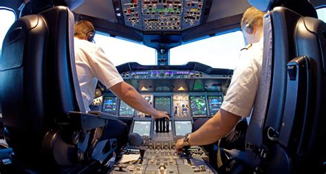 Study of airline pilots highlights the danger of relying on predictable scenarios for training