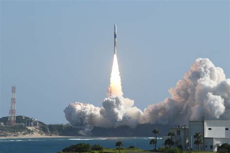 Japan’s SLIM ‘Moon Sniper’ spacecraft prepares for historic lunar ...