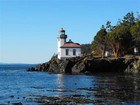 I would love to live in a lighthouse | San juan island, Beautiful places, Washington lighthouses