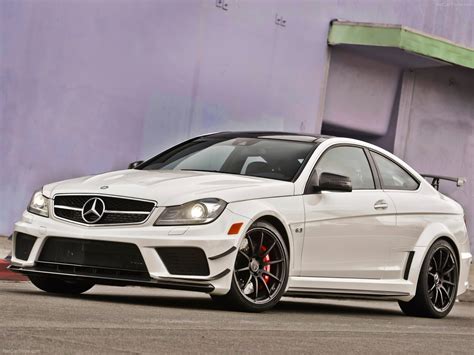 Mercedes-Benz C63 AMG Coupe Black Series (2012) picture #02, 1600x1200