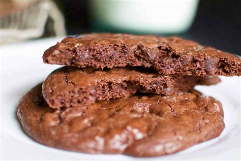 gluten-free dark chocolate cookies - a hint of rosemary